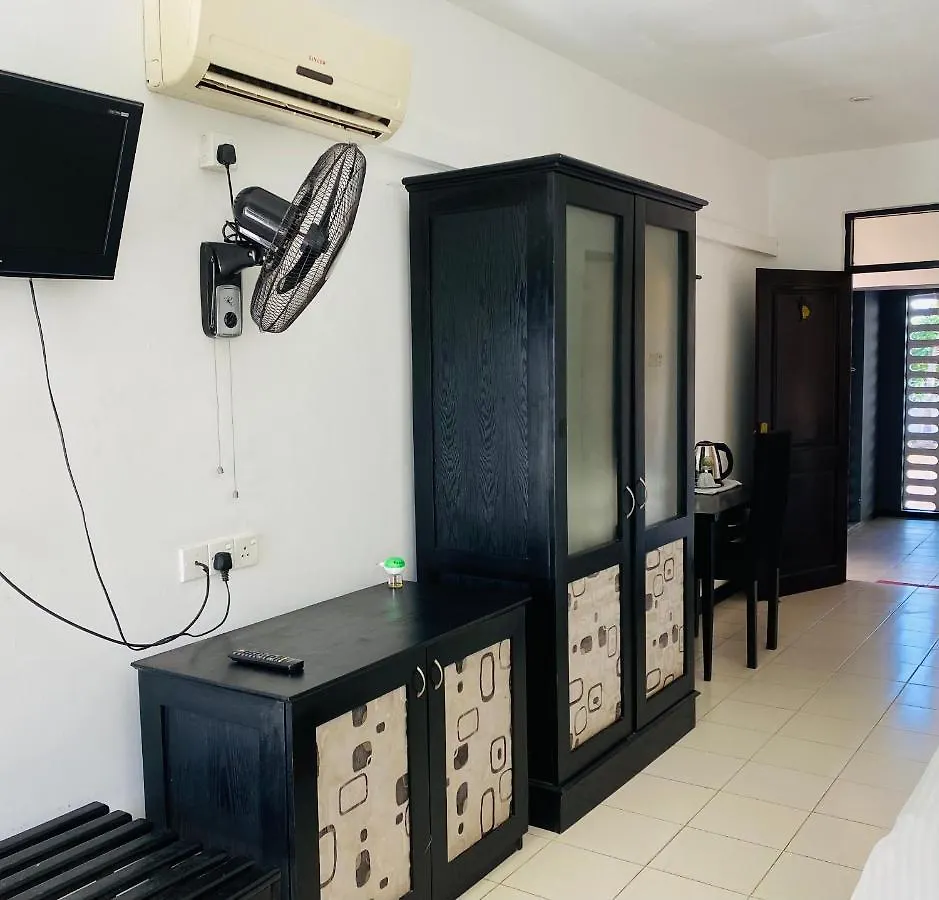 Mary Land Beach Hotel Negombo