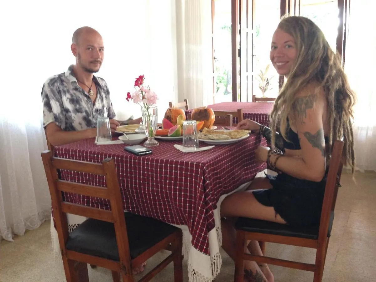 Mary Land Beach Hotel Negombo Pensjonat